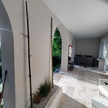 Reve De Panda Avec Sauna Et Jacuzzi Privatif