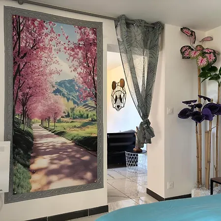 Reve De Panda Avec Sauna Et Jacuzzi Privatif Abrest