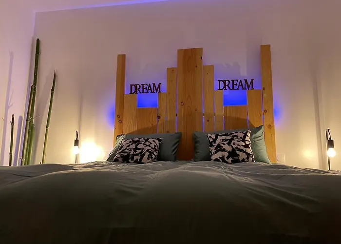 Reve De Panda Avec Sauna Et Jacuzzi Privatif Апартаменты