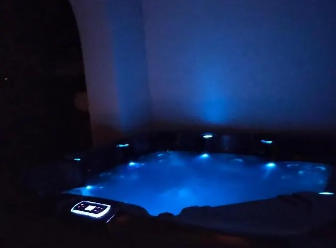 Reve De Panda Avec Sauna Et Jacuzzi Privatif