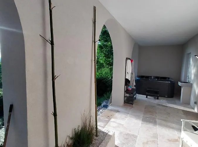 Reve De Panda Avec Sauna Et Jacuzzi Privatif